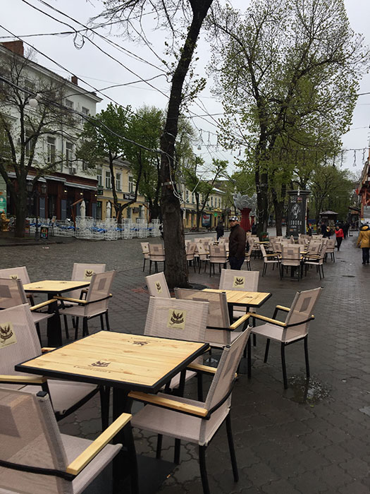 A famosa rua Derybasivska no centro - pouco movimento no frio