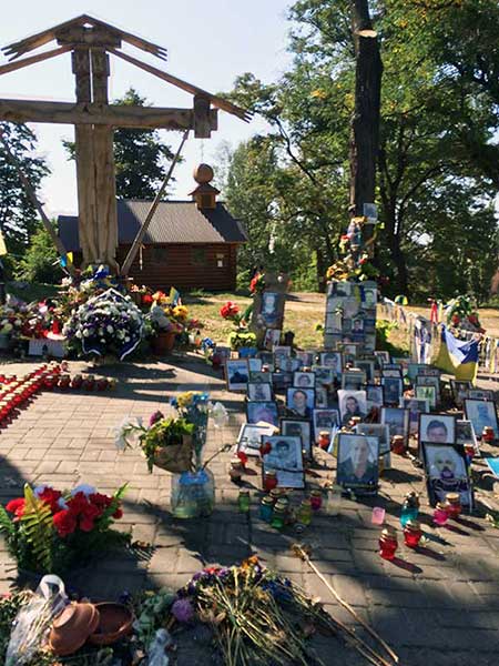 Lembranças aos mortos em Kiev
