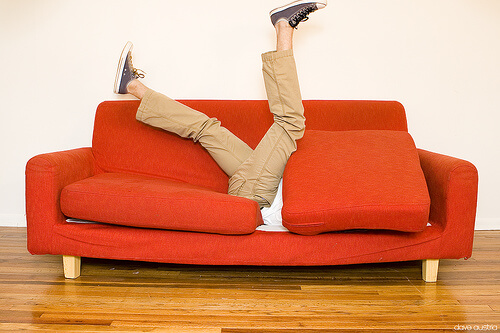 Homem Solteiro no Couchsurfing